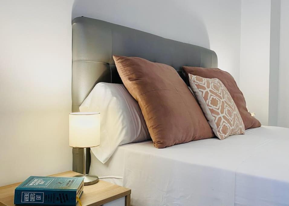 Lovely 2-Bed In Granada 1Min To Gran Via De Colon By Sharingco Ngoại thất bức ảnh